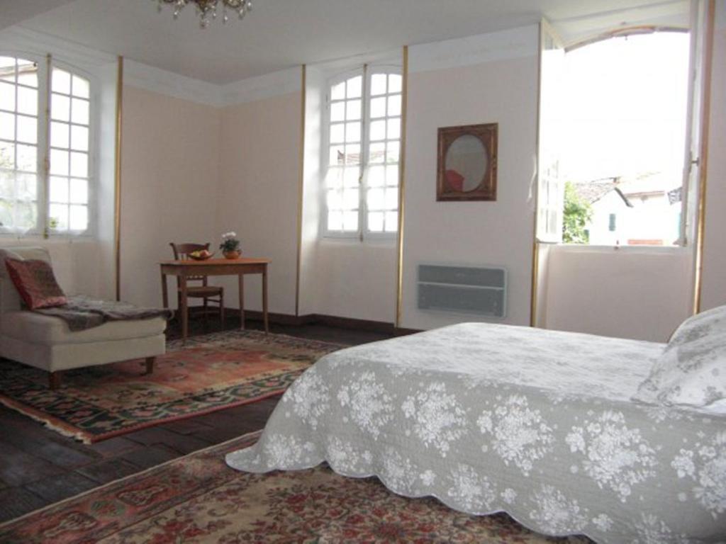 Chambres D'Hotes Aroha Sorde-lʼAbbaye Rom bilde